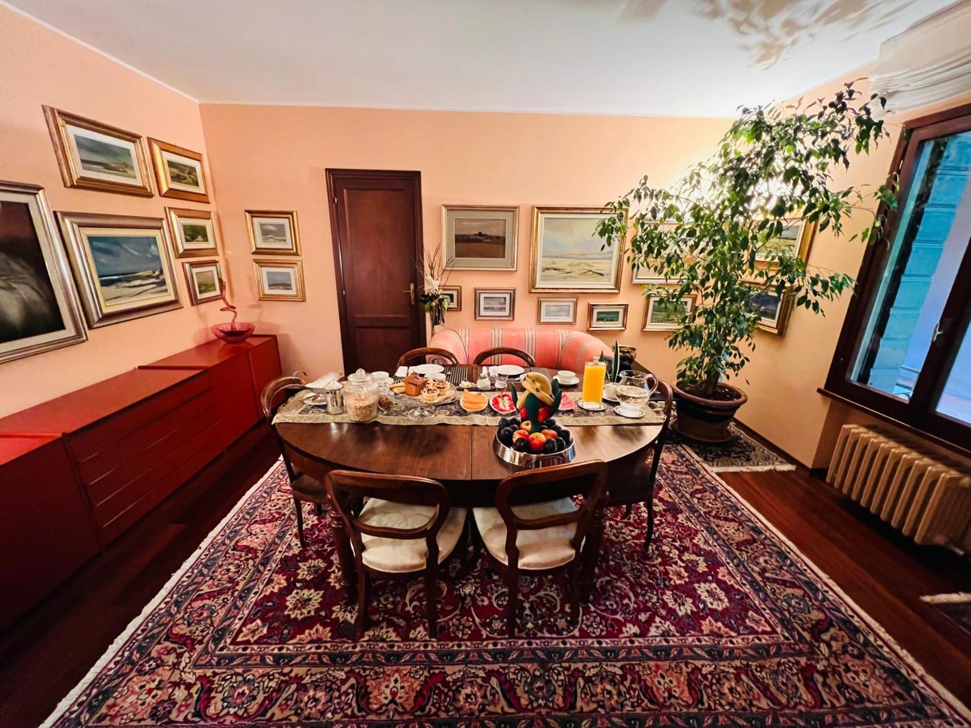 Opera Deluxe Panzió Ravenna Kültér fotó